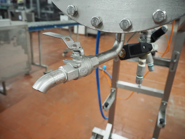 Nn water filler - afbeelding 6 van  13