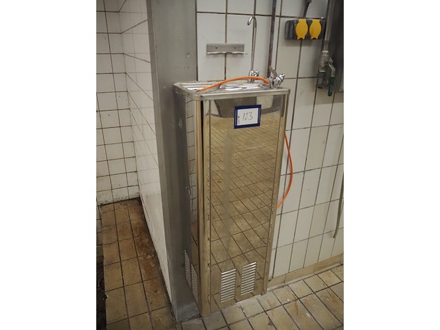 Nn water fountain - afbeelding 1 van  3