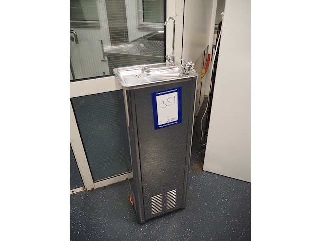 Nn water fountain - afbeelding 1 van  4