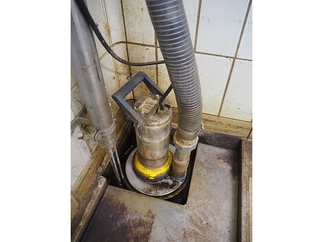 Nn waterpump - afbeelding 2 van  2