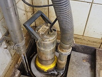 Nn waterpump - afbeelding 2 van  2