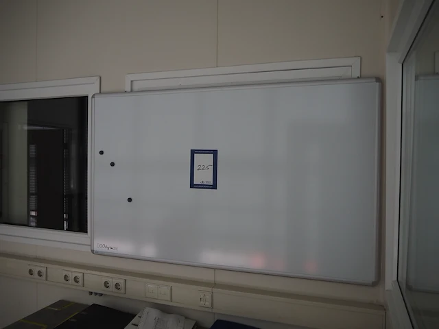 Nn white board - afbeelding 2 van  3
