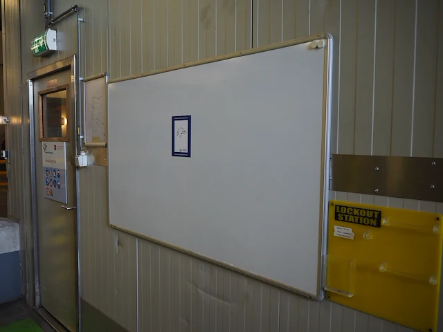 Nn white board - afbeelding 2 van  2