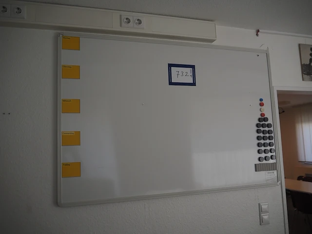 Nn white board - afbeelding 1 van  2