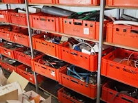 Nn workshop inventory with various machine parts - afbeelding 2 van  27