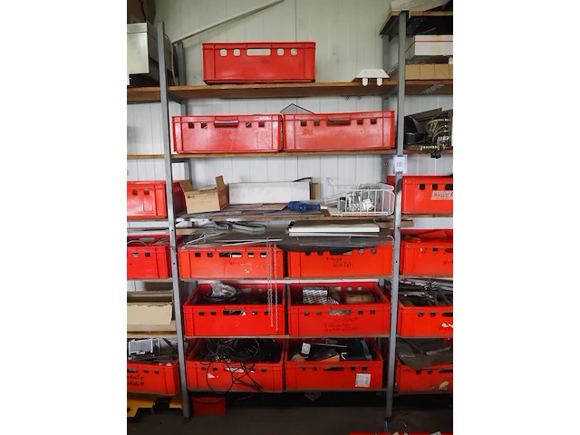 Nn workshop inventory with various machine parts - afbeelding 6 van  27