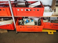 Nn workshop inventory with various machine parts - afbeelding 8 van  27