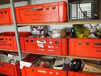 Nn workshop inventory with various machine parts - afbeelding 13 van  27