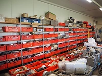 Nn workshop inventory with various machine parts - afbeelding 12 van  27