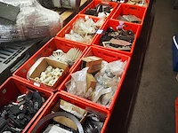 Nn workshop inventory with various machine parts - afbeelding 10 van  36