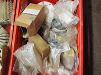 Nn workshop inventory with various machine parts - afbeelding 11 van  36