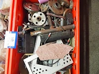 Nn workshop inventory with various machine parts - afbeelding 14 van  36