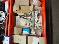 Nn workshop inventory with various machine parts - afbeelding 19 van  36