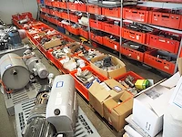 Nn workshop inventory with various machine parts - afbeelding 12 van  36