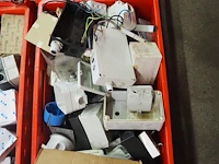 Nn workshop inventory with various machine parts - afbeelding 36 van  36