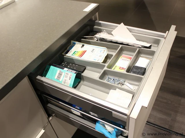 Nobila eilandkeuken met apparaten / kastenwand - afbeelding 5 van  48