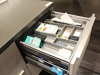 Nobila eilandkeuken met apparaten / kastenwand - afbeelding 5 van  48