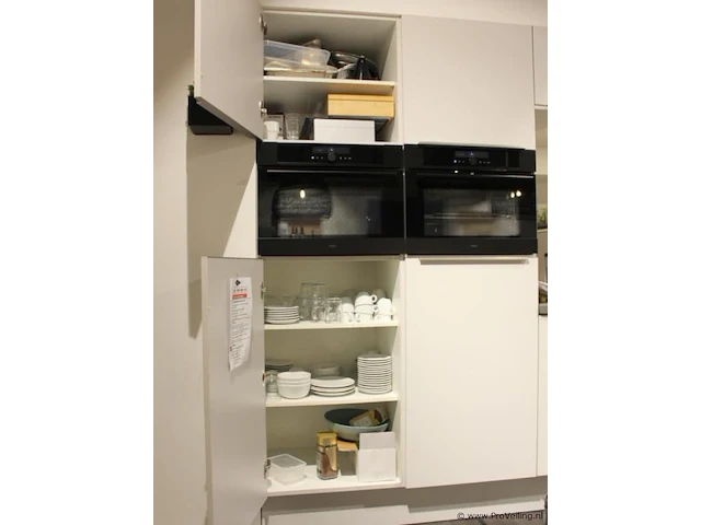 Nobila eilandkeuken met apparaten / kastenwand - afbeelding 7 van  48