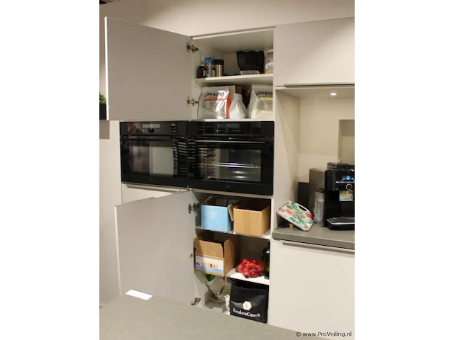 Nobila eilandkeuken met apparaten / kastenwand - afbeelding 10 van  48