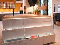 Nobilia - aeg eiland - hoekkeuken met apparatenwand - afbeelding 18 van  21