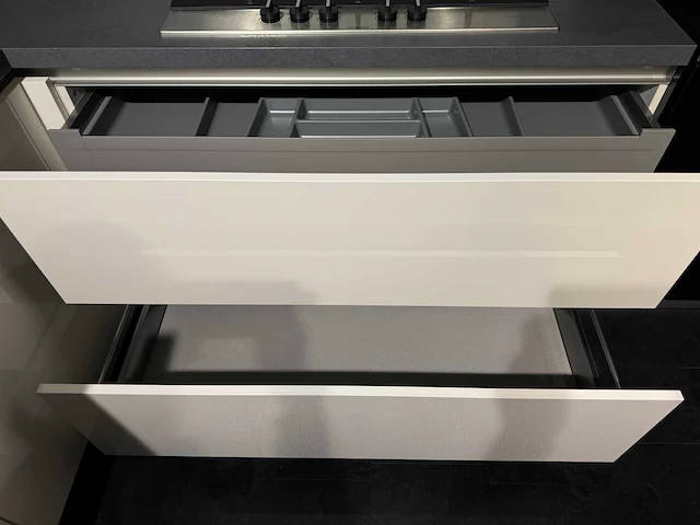 Nobilia - hoek - showroomkeuken - afbeelding 14 van  39