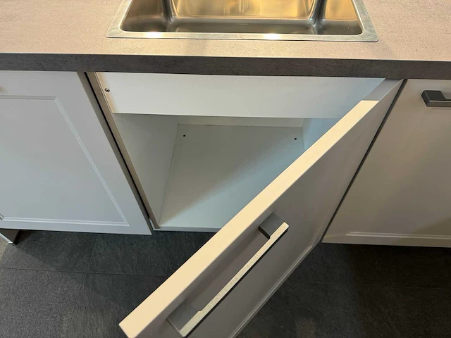 Nobilia - showroomkeuken (c) - afbeelding 29 van  30