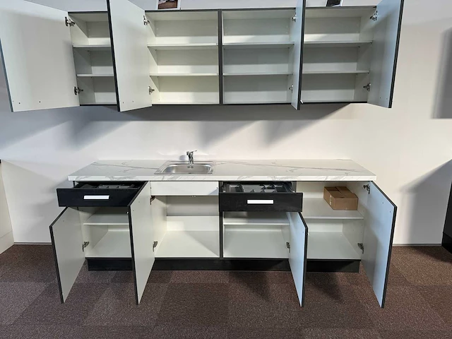 Nobilia - showroomkeuken - afbeelding 2 van  2