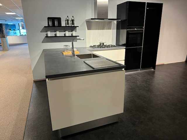 Nobilia - showroomkeuken - afbeelding 12 van  42