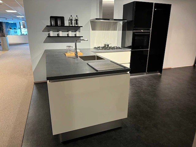 Nobilia - showroomkeuken - afbeelding 23 van  42