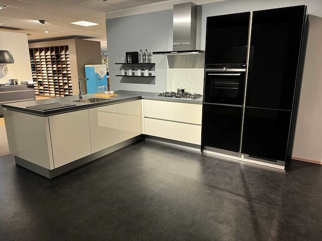 Nobilia - showroomkeuken - afbeelding 34 van  42