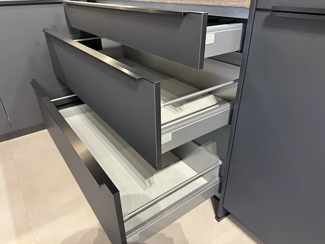 Nobilia - showroomkeuken - afbeelding 10 van  35