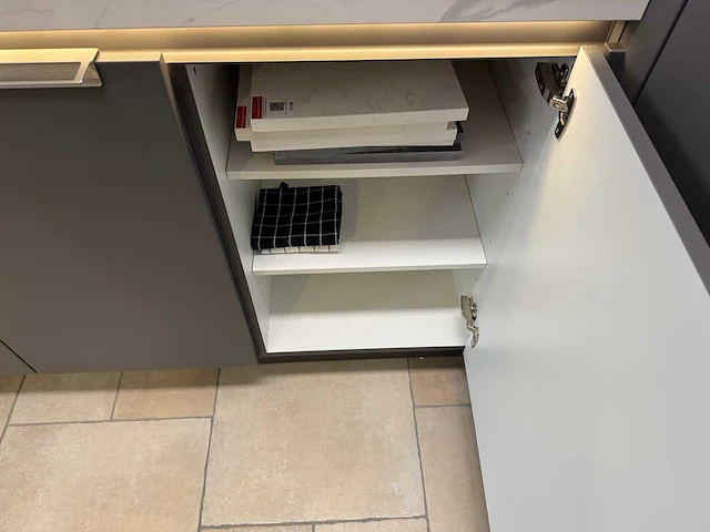 Nobilia - showroomkeuken - afbeelding 12 van  43