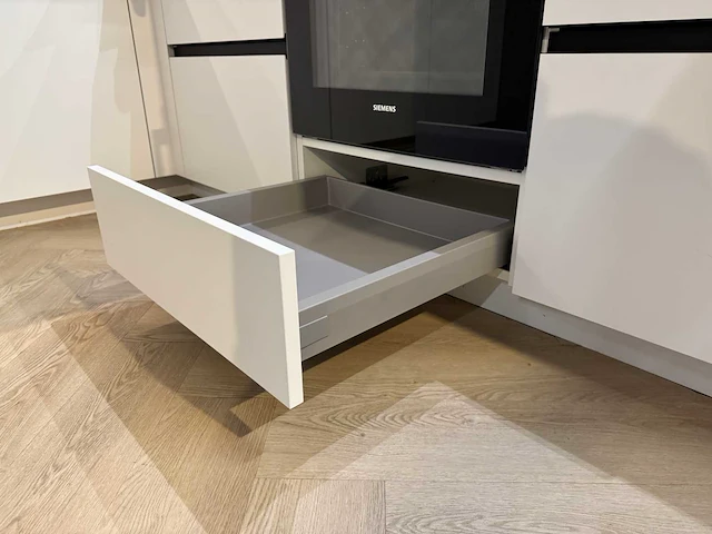 Nobilia - showroomkeuken - afbeelding 30 van  48
