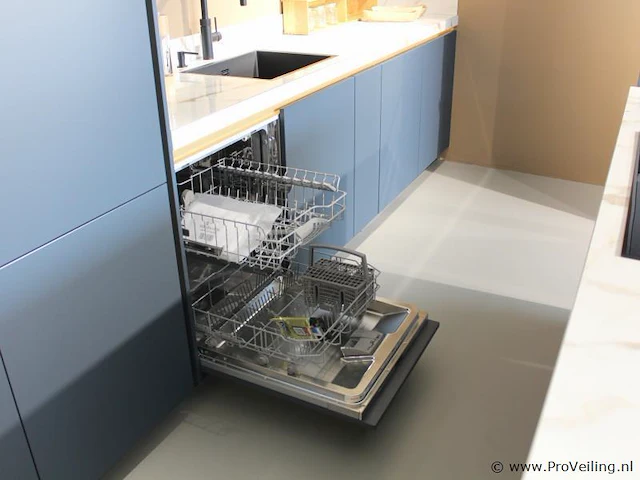 Nobilia - siemens eilandkeuken met apparaten- en kastenwand - afbeelding 5 van  54