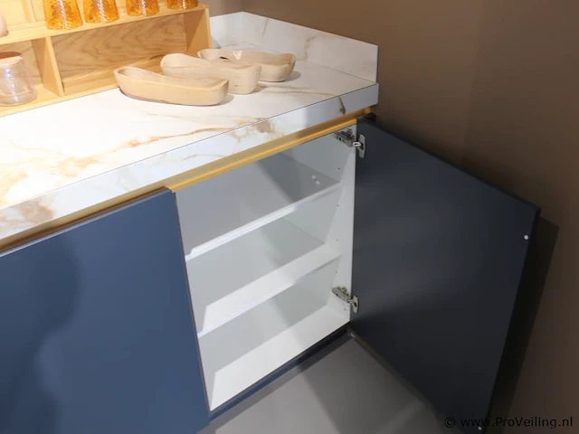 Nobilia - siemens eilandkeuken met apparaten- en kastenwand - afbeelding 13 van  54