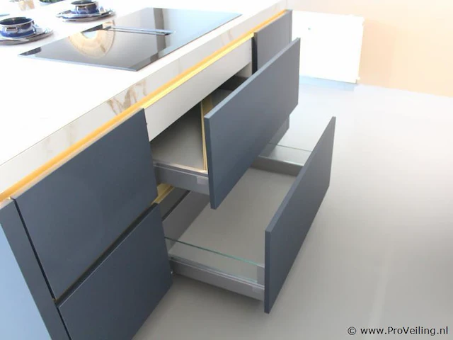 Nobilia - siemens eilandkeuken met apparaten- en kastenwand - afbeelding 24 van  54