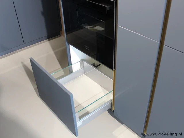 Nobilia - siemens eilandkeuken met apparaten- en kastenwand - afbeelding 35 van  54
