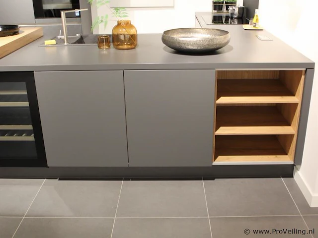 Nobilia -bosch hoek/eilandkeuken met apparatenwand - afbeelding 3 van  52