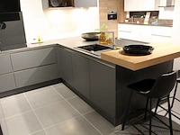 Nobilia -bosch hoek/eilandkeuken met apparatenwand - afbeelding 5 van  52