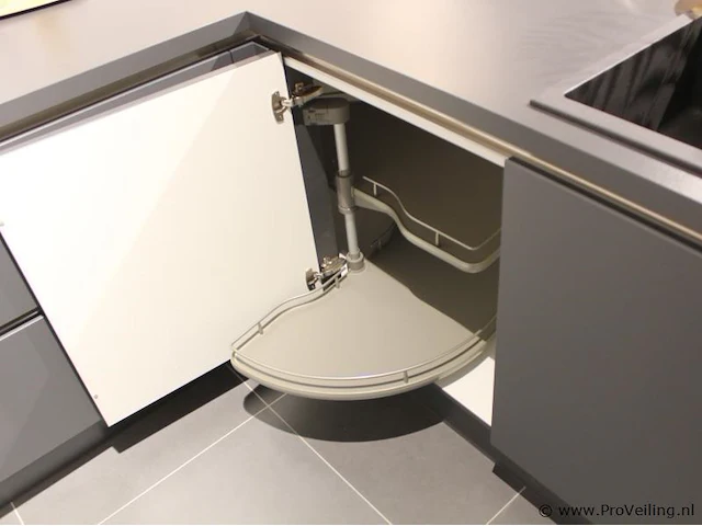 Nobilia -bosch hoek/eilandkeuken met apparatenwand - afbeelding 9 van  52