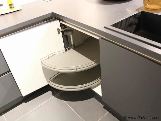 Nobilia -bosch hoek/eilandkeuken met apparatenwand - afbeelding 10 van  52