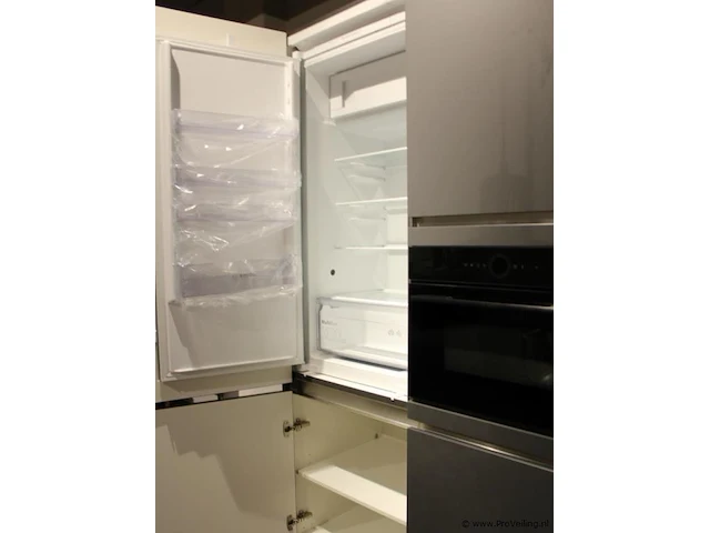 Nobilia -bosch hoek/eilandkeuken met apparatenwand - afbeelding 33 van  52