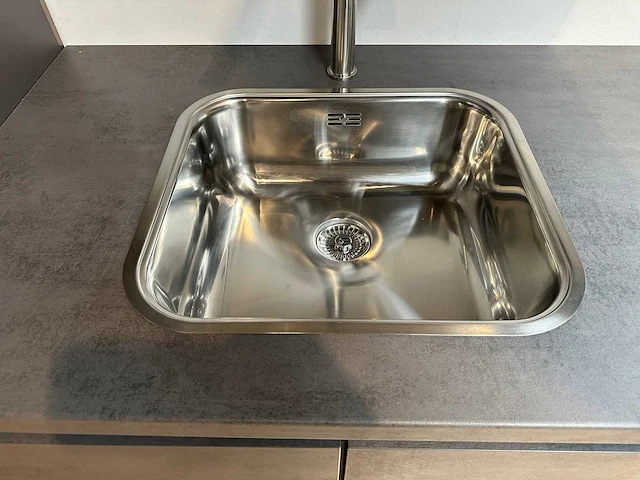 Nobilia decor beton schiefergrijs recht opgestelde keuken - afbeelding 22 van  23