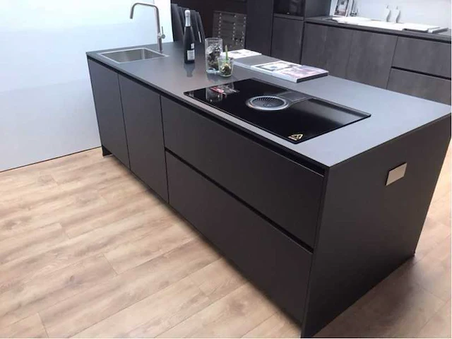 Nobilia easytouch zwart eiland opstelling - afbeelding 5 van  29
