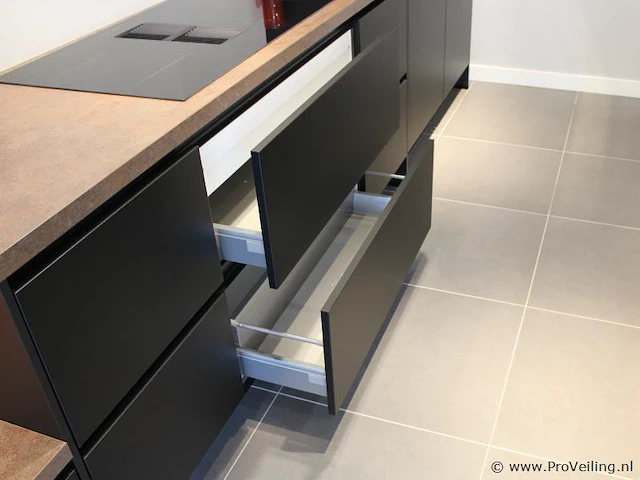 Nobilia eiland keuken met apparatenwand tortona - afbeelding 18 van  52