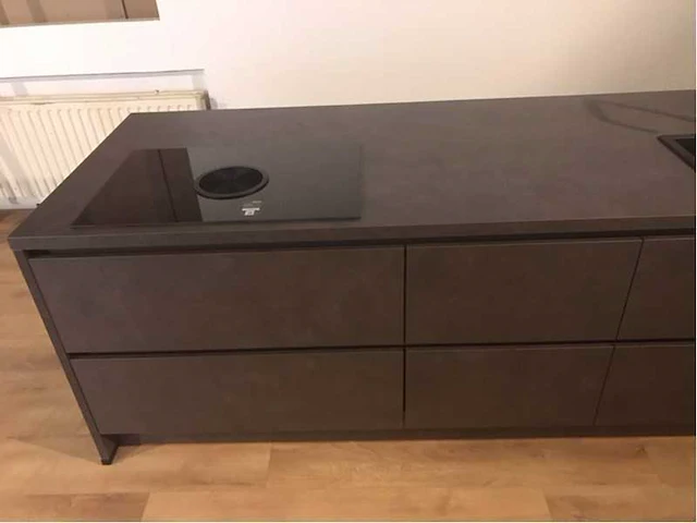 Nobilia eiland keuken met kastenwand - afbeelding 17 van  22