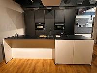 Nobilia eiland keuken met kastenwand - afbeelding 23 van  30