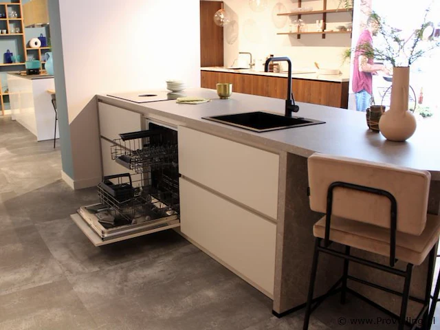 Nobilia eilandkeuken met apparatenwand easy touch - afbeelding 3 van  37