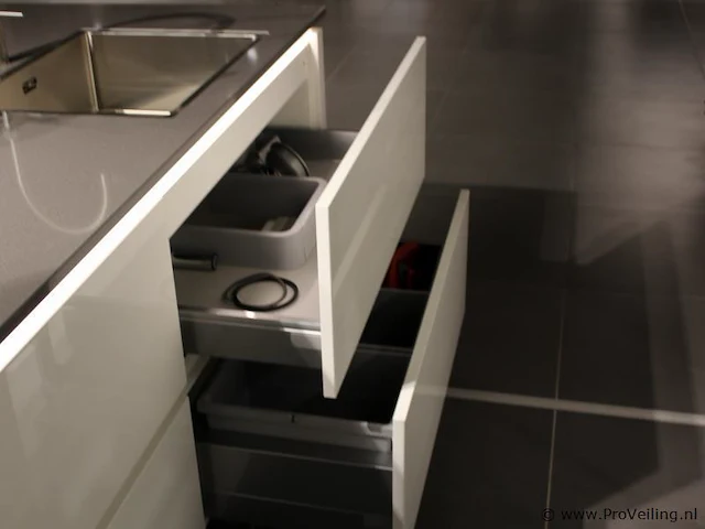 Nobilia eilandkeuken met apparatenwand sensea - afbeelding 6 van  40