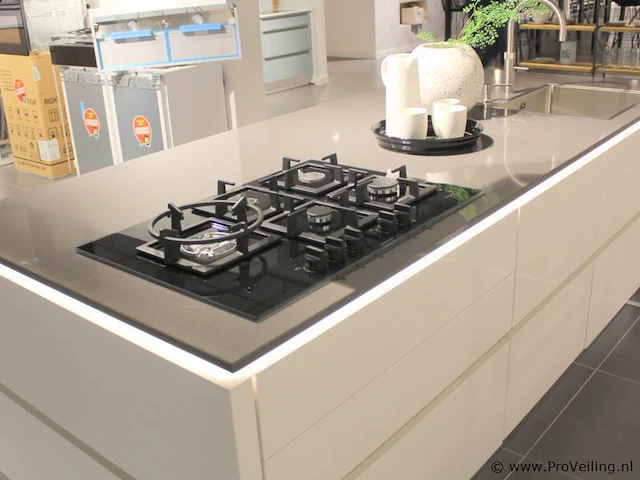 Nobilia eilandkeuken met apparatenwand sensea - afbeelding 11 van  40